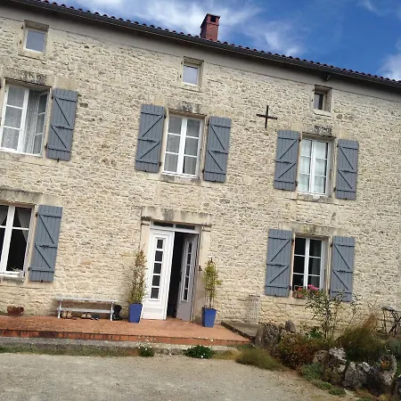 La Belle Lavande, D לינה וארוחת בוקר Chenommet