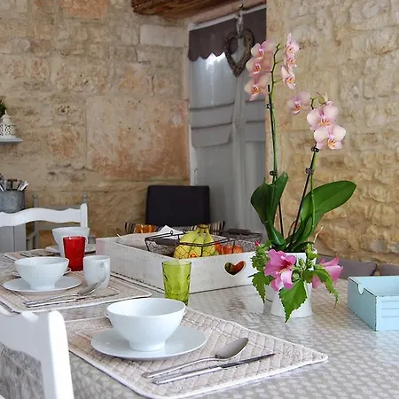 La Belle Lavande, D לינה וארוחת בוקר