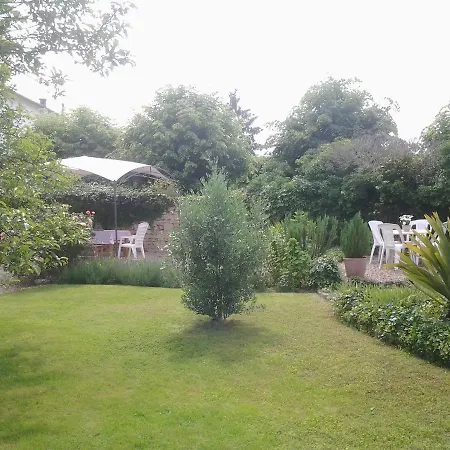 La Belle Lavande, D לינה וארוחת בוקר *