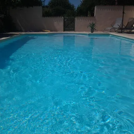 La Belle Lavande, D לינה וארוחת בוקר Chenommet