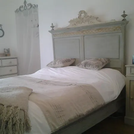 La Belle Lavande, D לינה וארוחת בוקר Chenommet