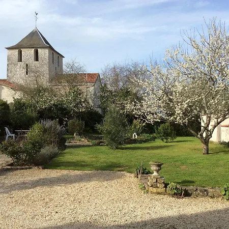La Belle Lavande, D Bed & Breakfast Chenommet