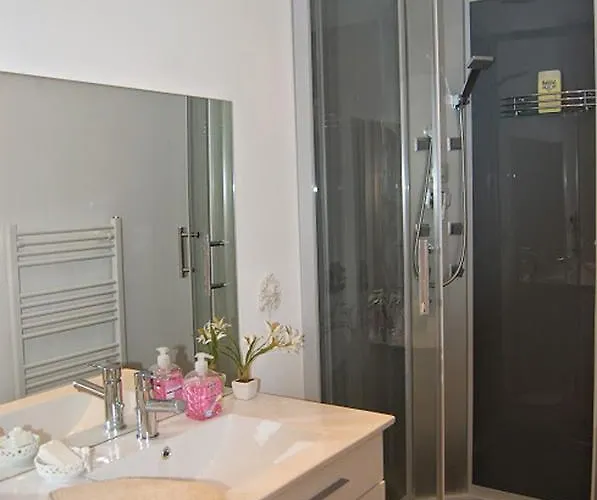 La Belle Lavande, D فندق مبيت وإفطار