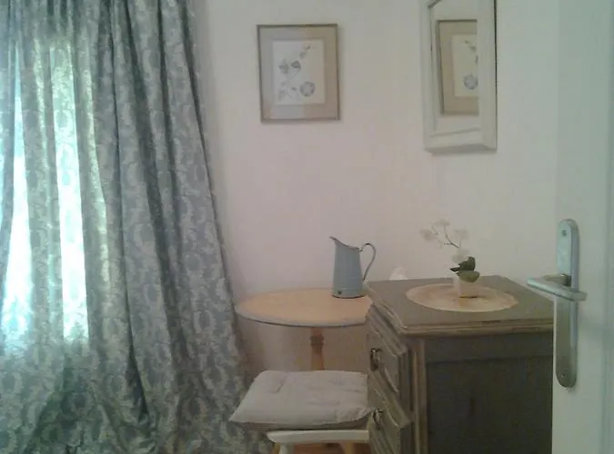 La Belle Lavande, D فندق مبيت وإفطار *